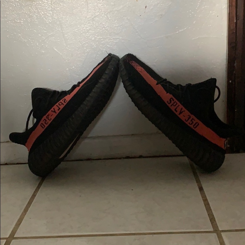 Yeezys 350 v2 “Core Red”